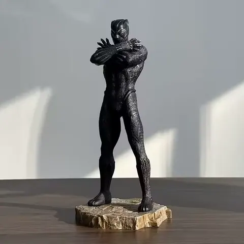 FIGURA PANTERA NEGRA