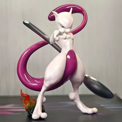 FIGURA MEWTWO