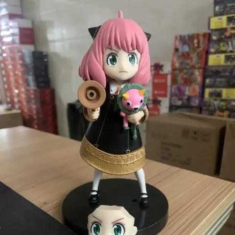 FIGURA ANYA